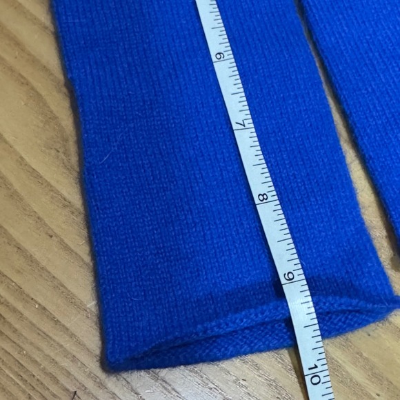NWT Newtone Brand Royal Blue Knit Wool Angora Blend Arm Warmers Made in Scotland - Picture 11 of 11